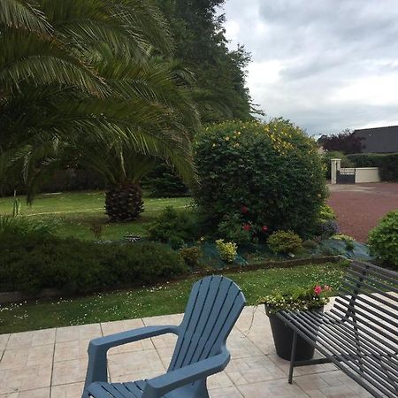 Cote Jardin Des Charmilles Bed and Breakfast Quettehou Exteriör bild