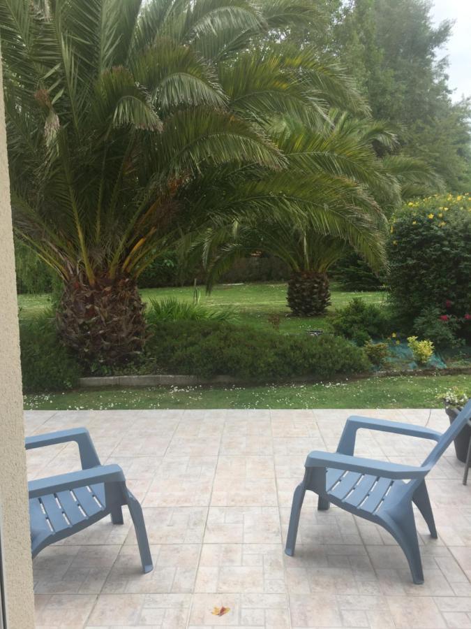 Cote Jardin Des Charmilles Bed and Breakfast Quettehou Exteriör bild
